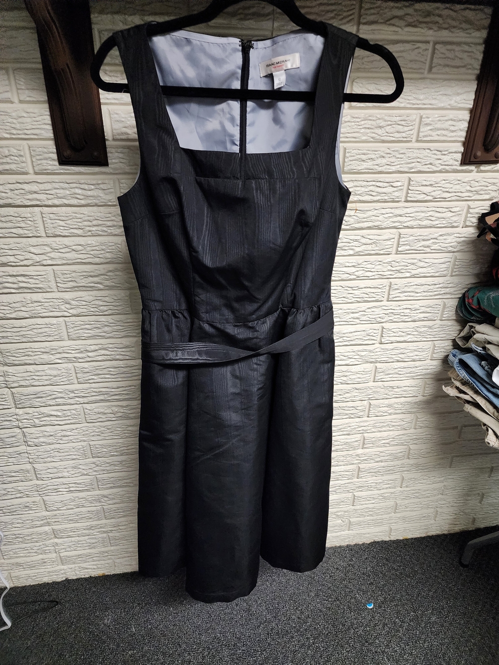 Isaac Mizrahi Classic Black Sleeveless Sheath Dress Sz 10
